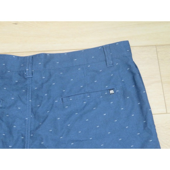TravisMathew Shorts Mens 36 Blue Dot Print Golf Performance Stretch Casual - Picture 6 of 6